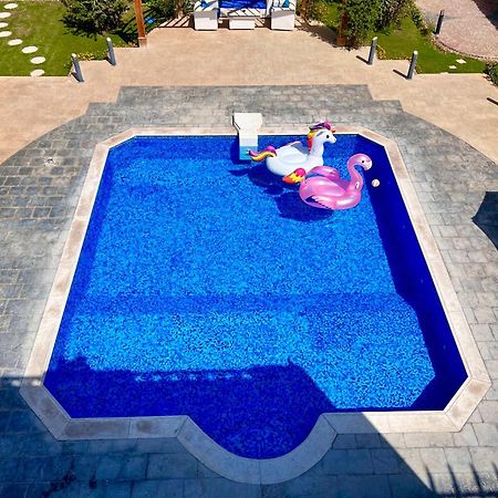 Luxury Villa With Pool In 후르가다 외부 사진